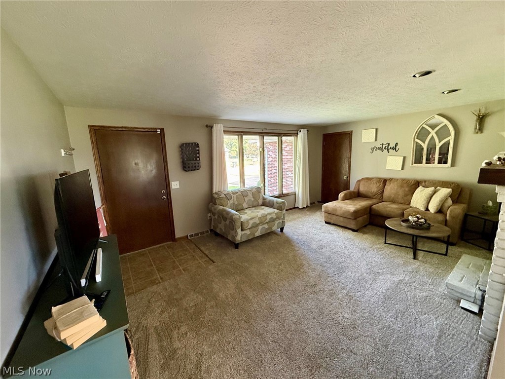 3838 Oakridge Drive Louisville OH 44641