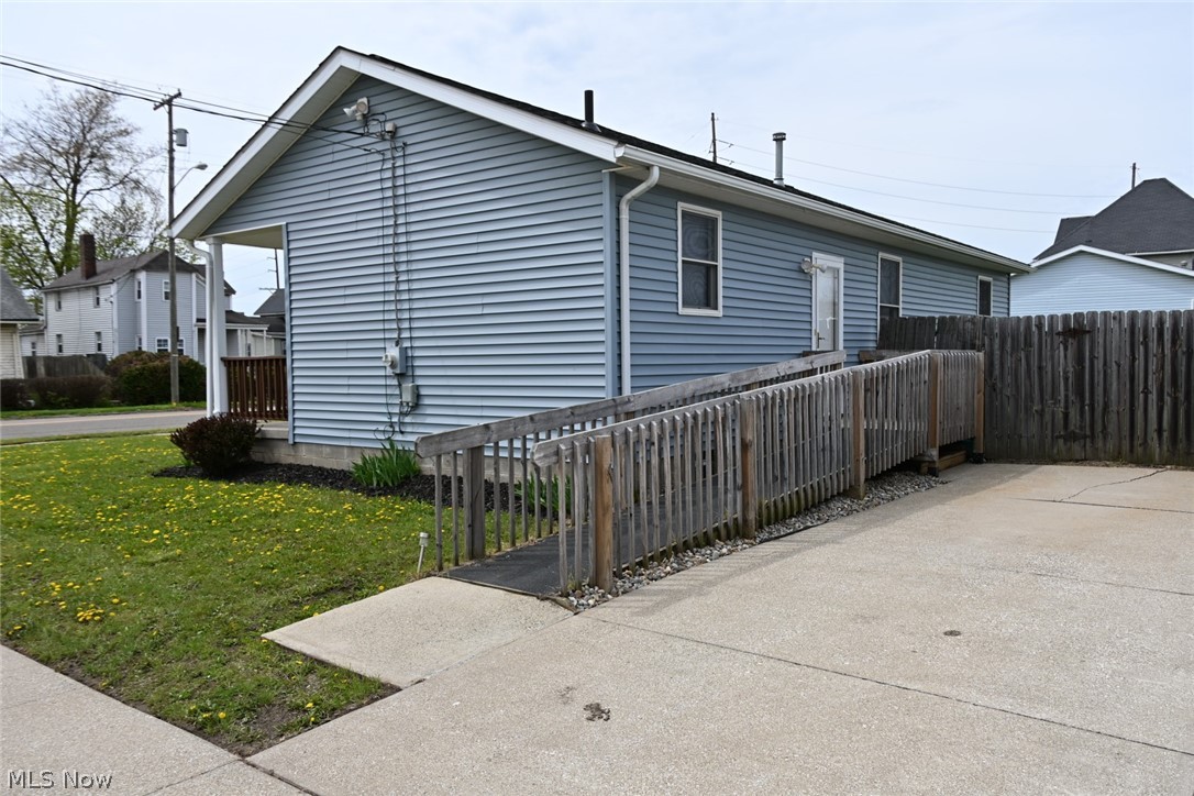 715 6th Street NE Canton OH 44704