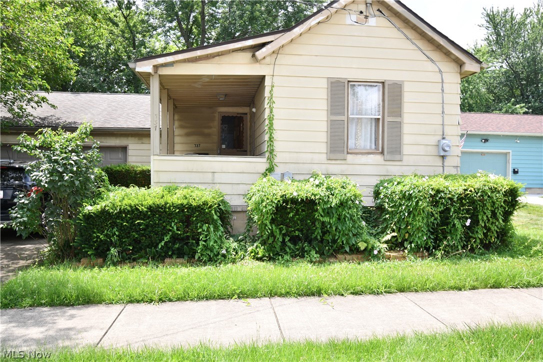 737 Porter Avenue Campbell OH 44405