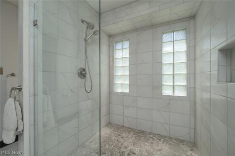 238 Shenandoah Boulevard Barberton OH 44203