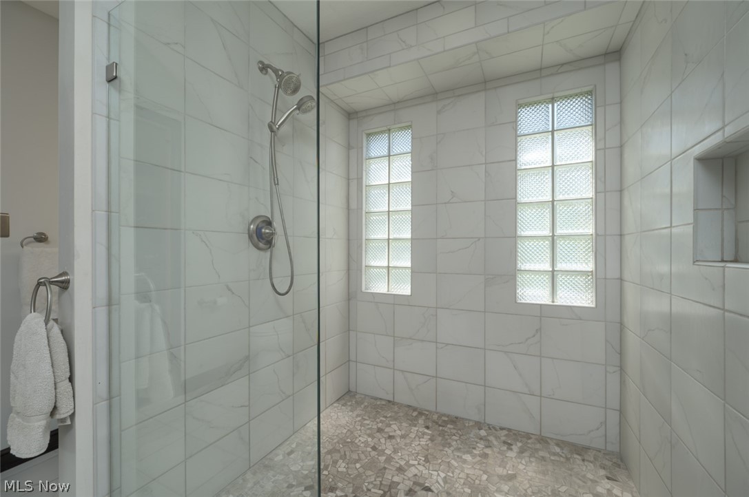 238 Shenandoah Boulevard Barberton OH 44203