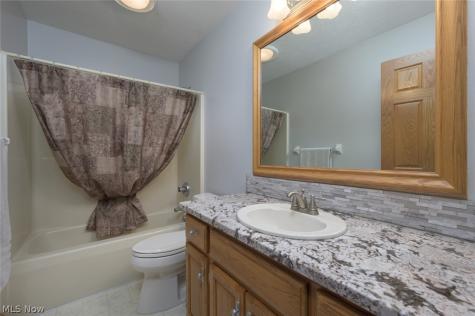 238 Shenandoah Boulevard Barberton OH 44203