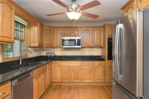 238 Shenandoah Boulevard Barberton OH 44203