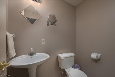 238 Shenandoah Boulevard Barberton OH 44203