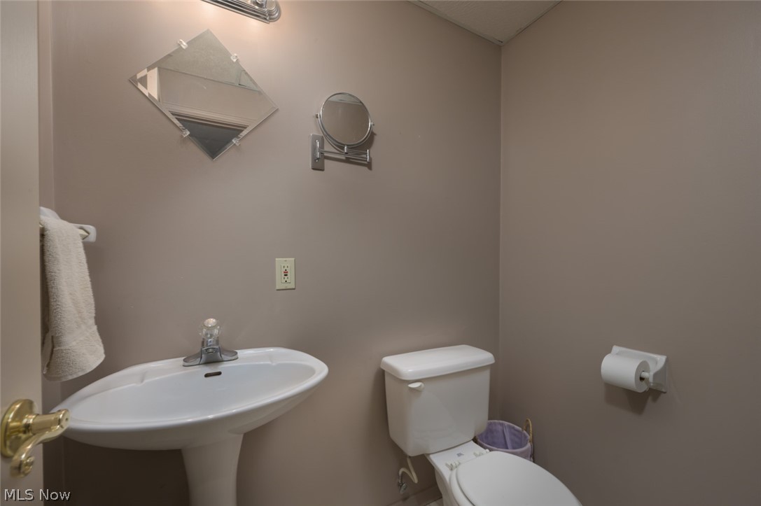 238 Shenandoah Boulevard Barberton OH 44203