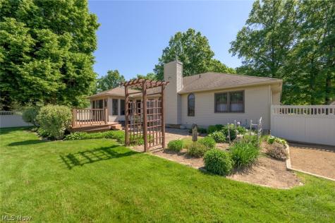 238 Shenandoah Boulevard Barberton OH 44203