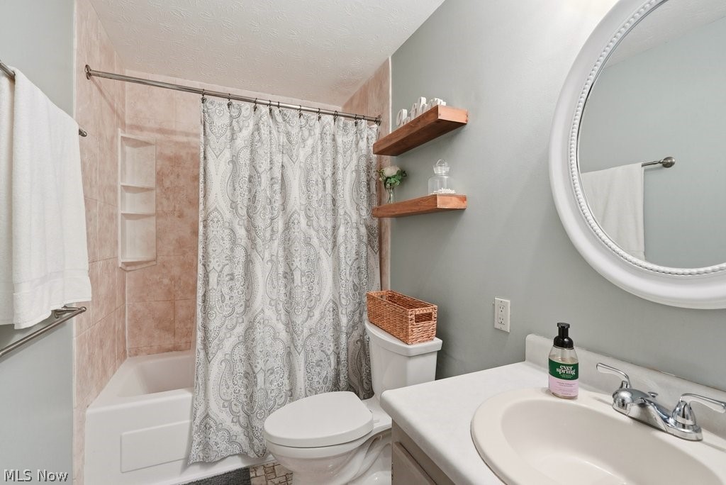 10087 Pirates Trail Aurora OH 44202