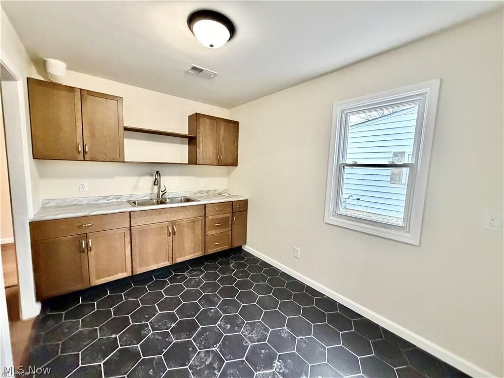 1936 Norwood Street NW Warren OH 44485