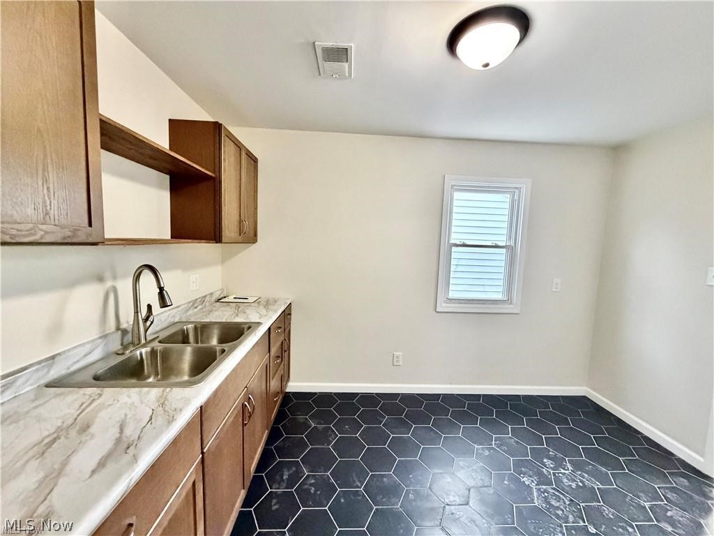 1936 Norwood Street NW Warren OH 44485