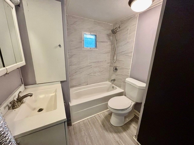 438 Westgate Dr. NE Warren OH 44484