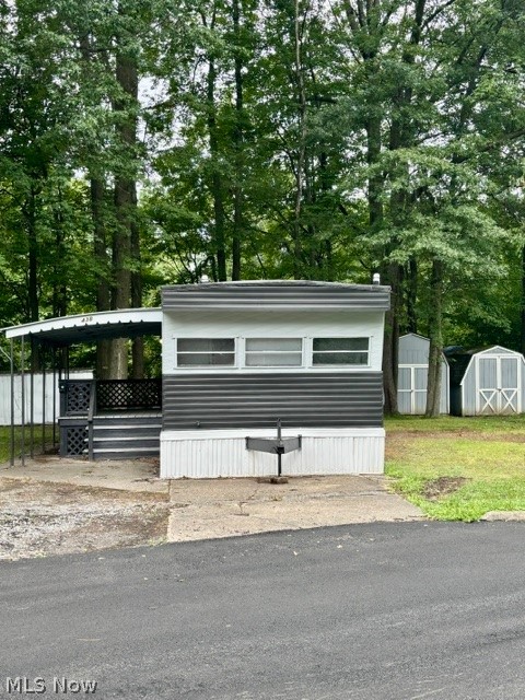 438 Westgate Dr. NE Warren OH 44484