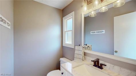 1547 Gulf Street NW Uniontown OH 44685