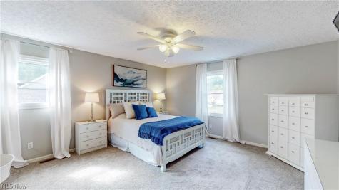 1547 Gulf Street NW Uniontown OH 44685