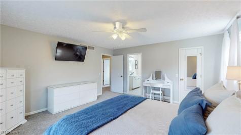 1547 Gulf Street NW Uniontown OH 44685