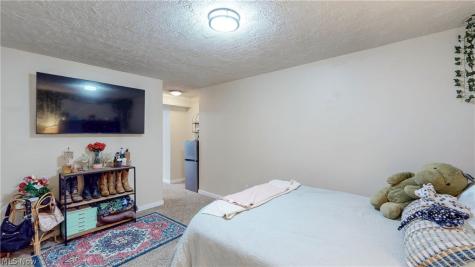 1547 Gulf Street NW Uniontown OH 44685