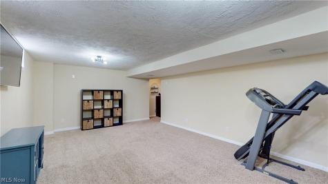 1547 Gulf Street NW Uniontown OH 44685