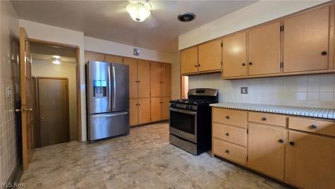 1190 Belle Avenue Lakewood OH 44107
