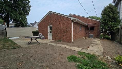 1190 Belle Avenue Lakewood OH 44107