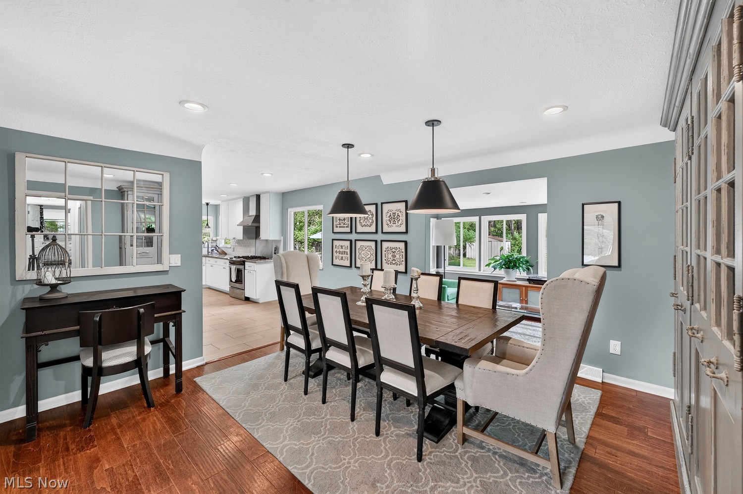 29512 Wolf Road Bay Village OH 44140