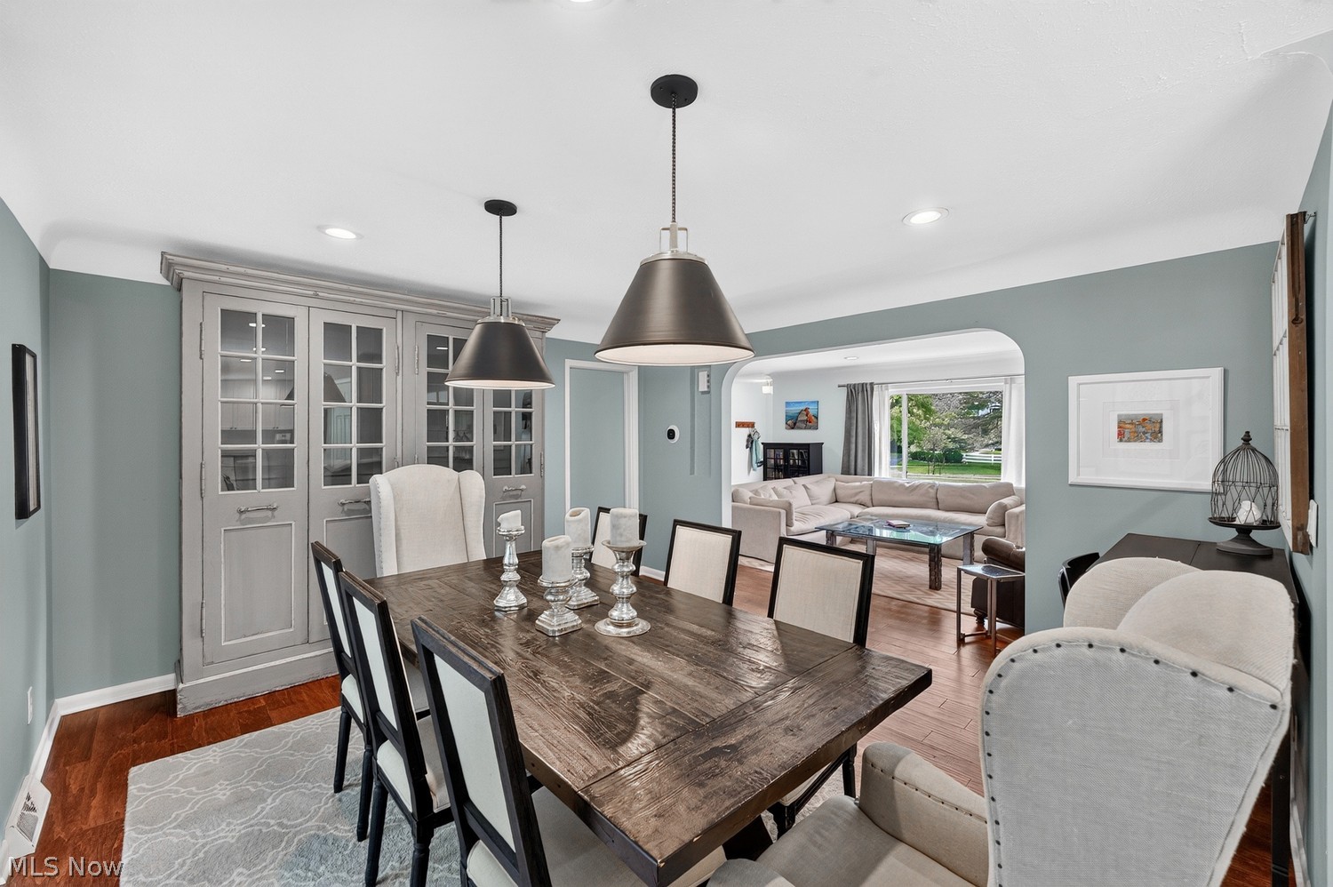 29512 Wolf Road Bay Village OH 44140