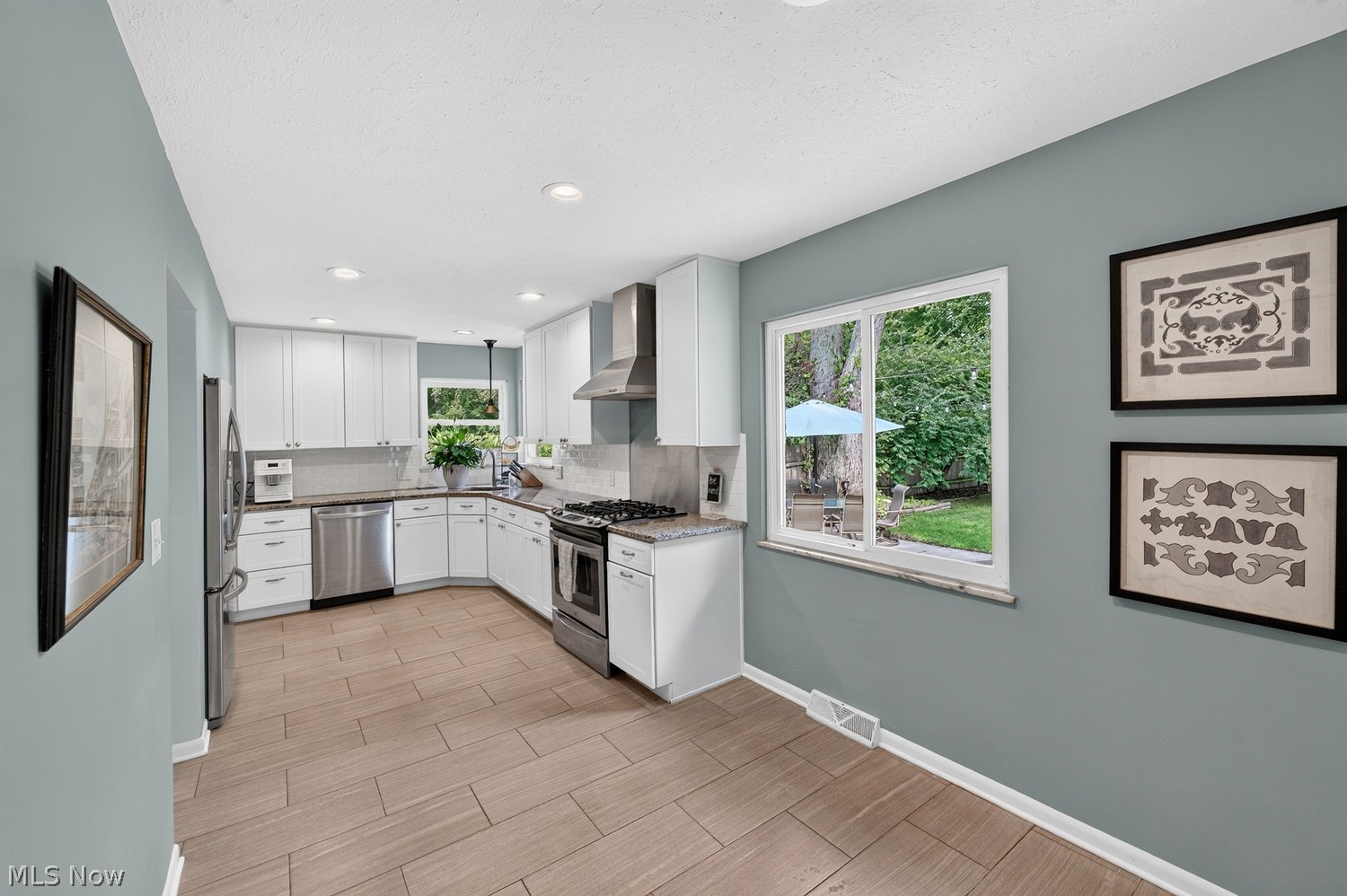 29512 Wolf Road Bay Village OH 44140