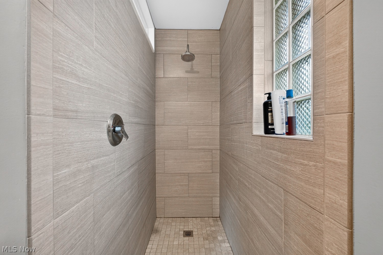 29512 Wolf Road Bay Village OH 44140