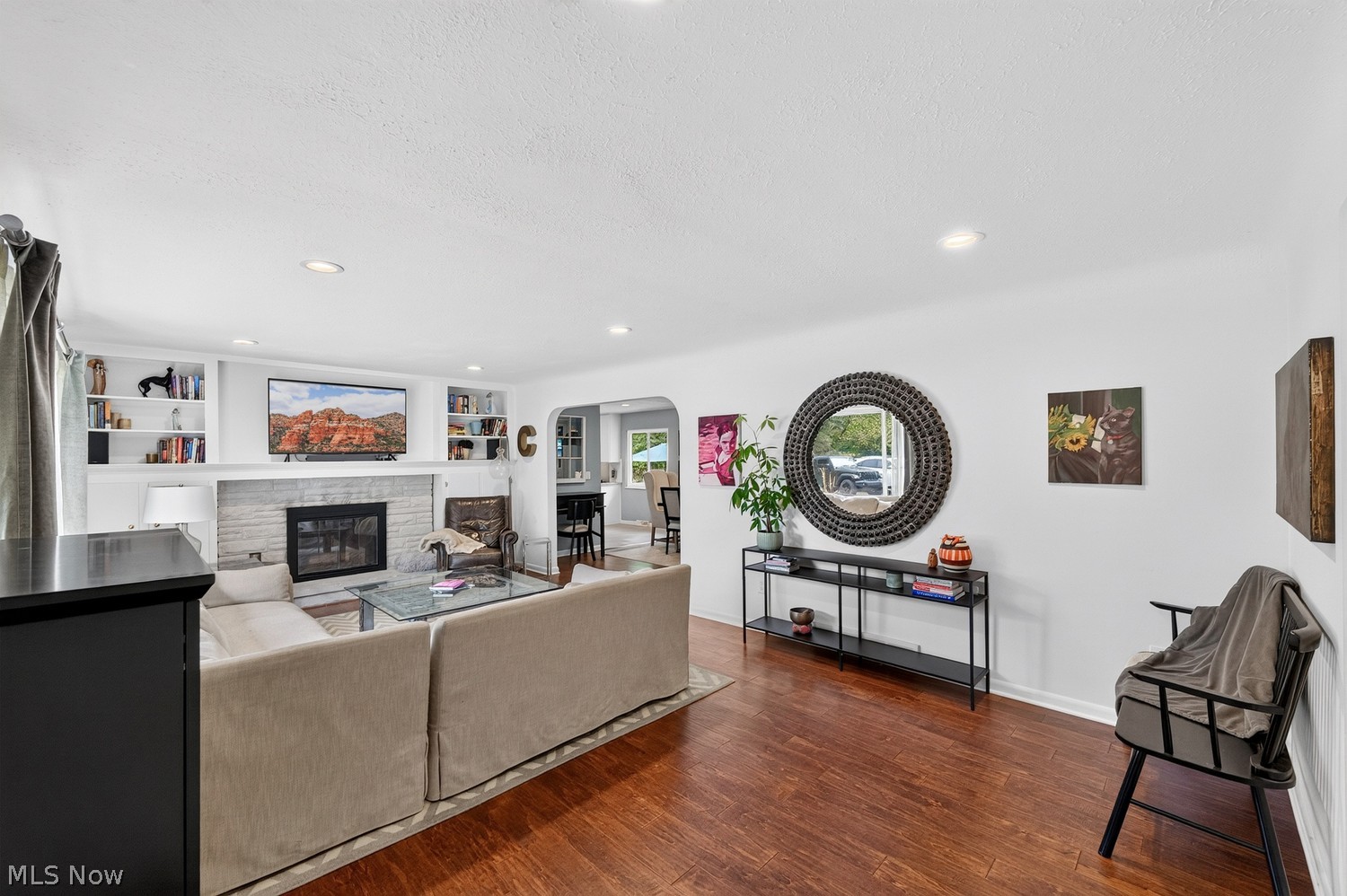 29512 Wolf Road Bay Village OH 44140