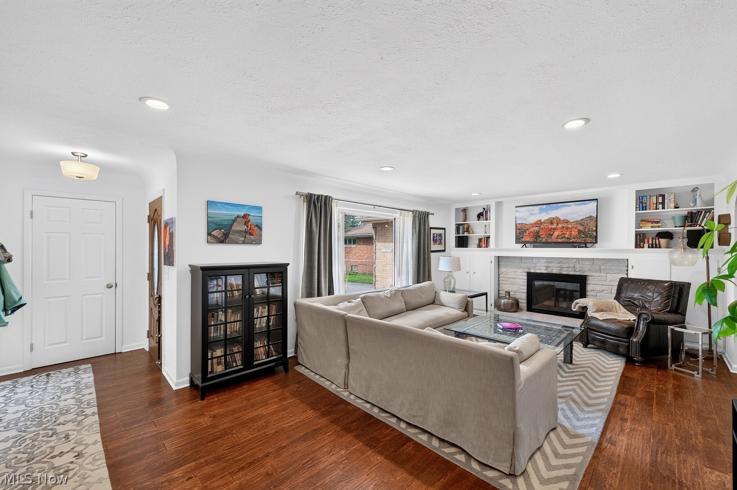 29512 Wolf Road Bay Village OH 44140
