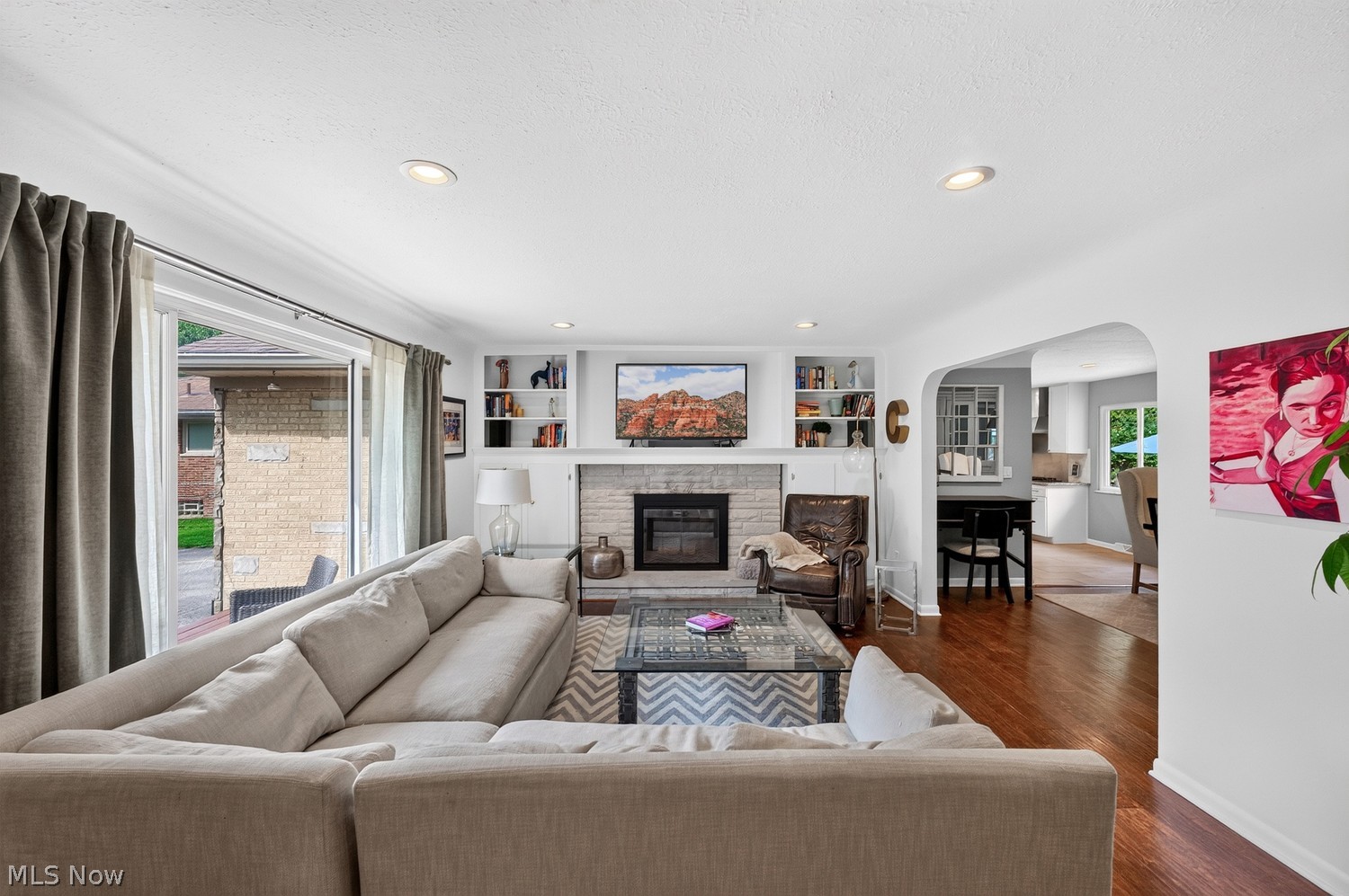 29512 Wolf Road Bay Village OH 44140