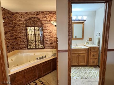 6041 Township Road 310 Millersburg OH 44654