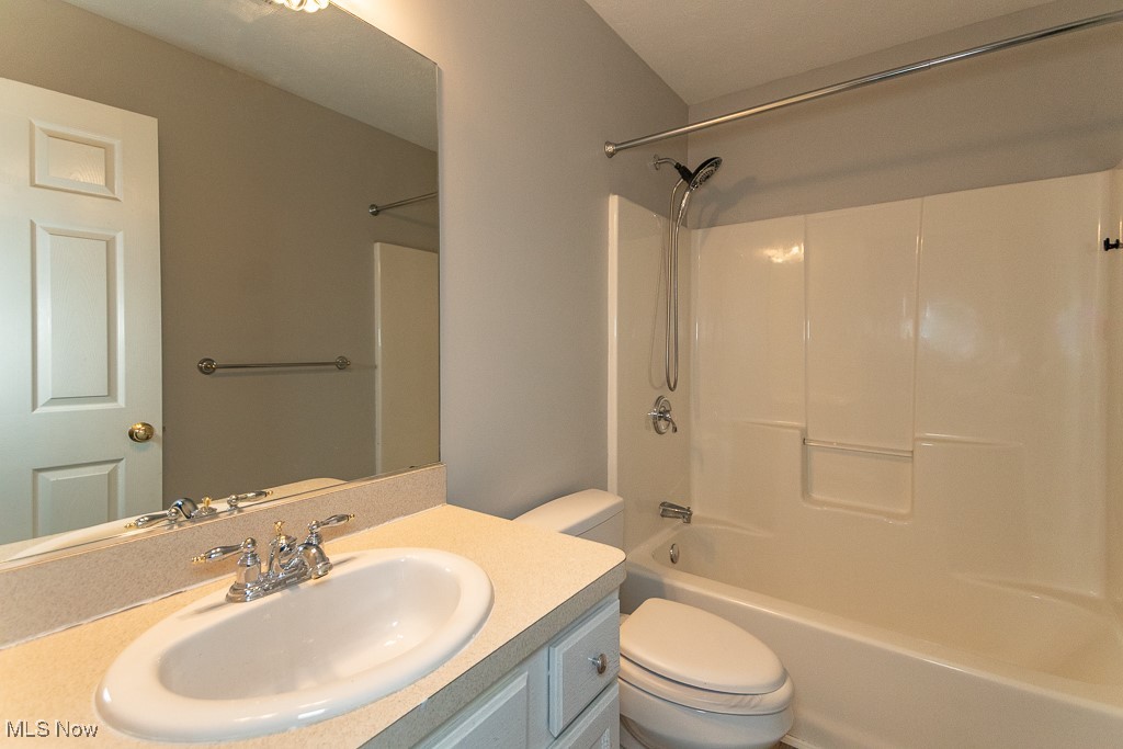1544 Clipper Cove Painesville OH 44077