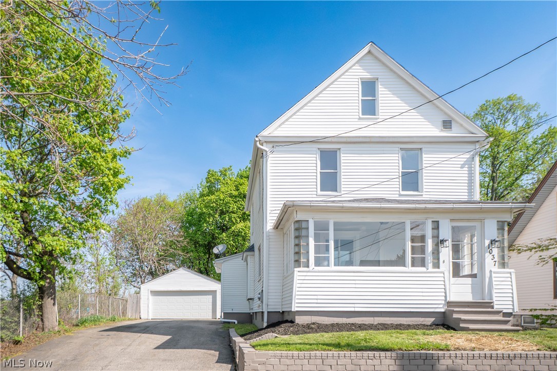 1037 Harpster Avenue Akron OH 44314