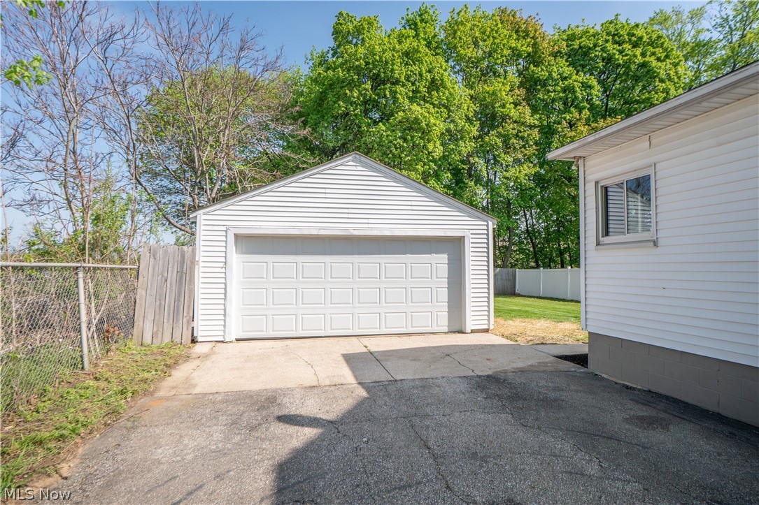 1037 Harpster Avenue Akron OH 44314