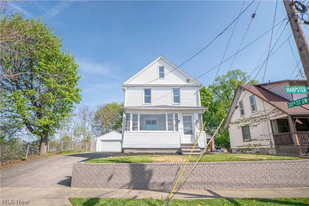 1037 Harpster Avenue Akron OH 44314