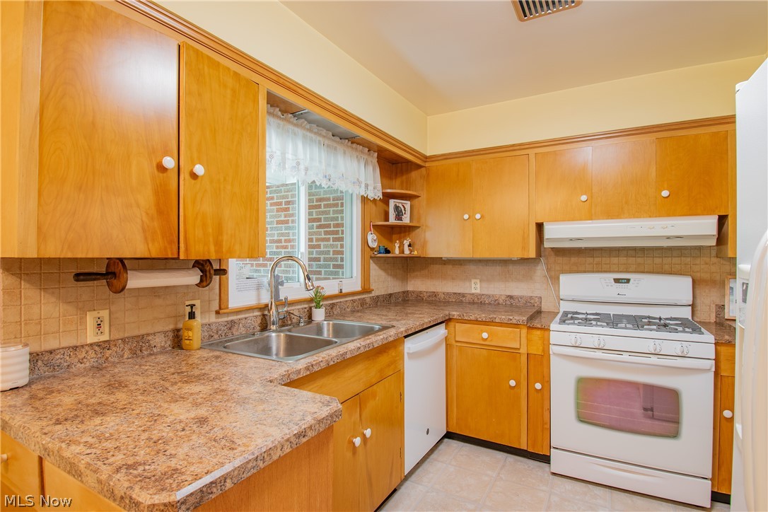 1639 Coventry Road NE Massillon OH 44646