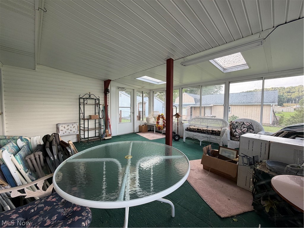 6063 E State Road Newcomerstown OH 43832
