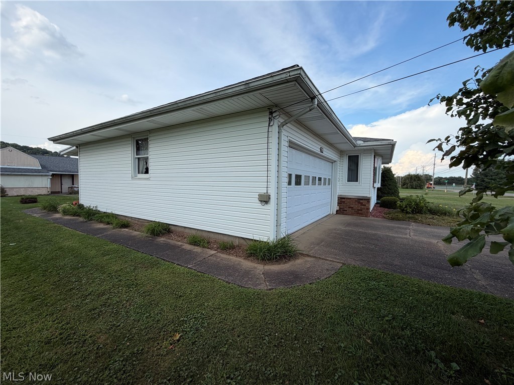 6063 E State Road Newcomerstown OH 43832