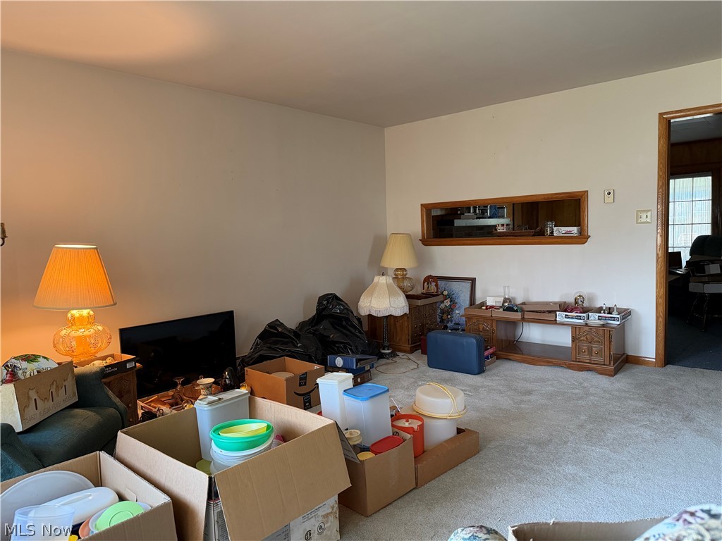 6063 E State Road Newcomerstown OH 43832