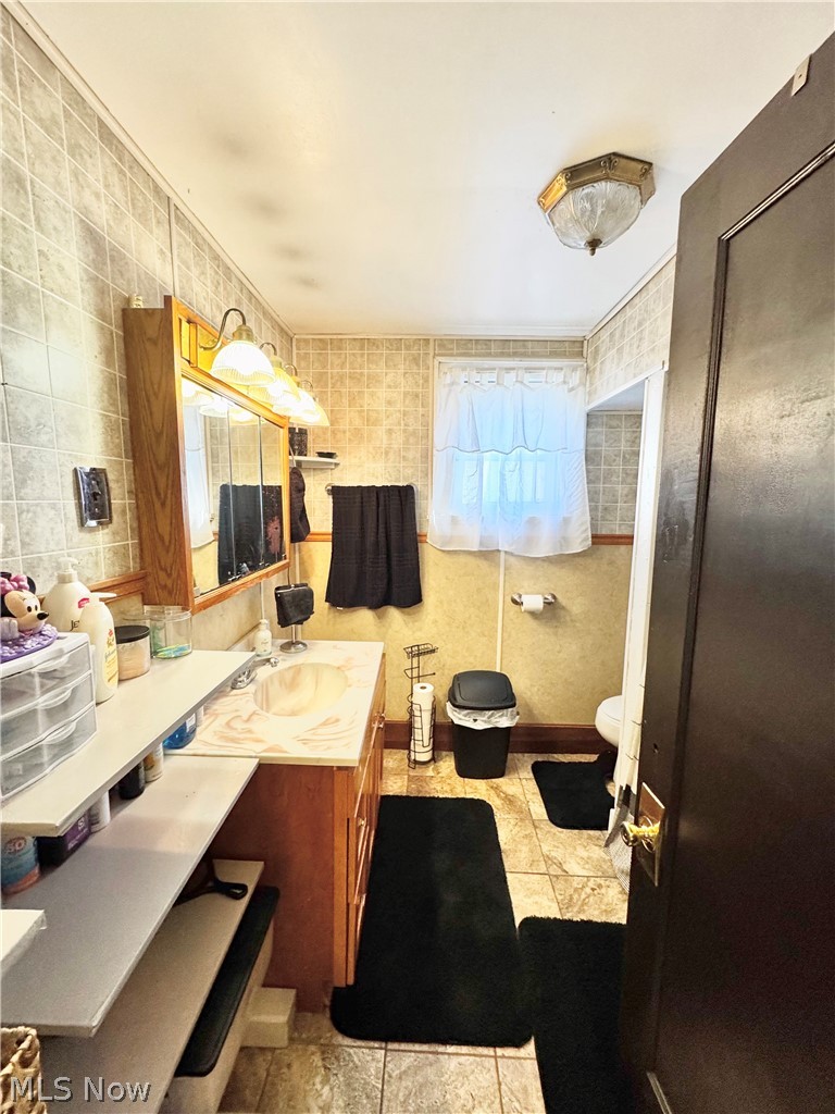 179 S Eagle Street Geneva OH 44041