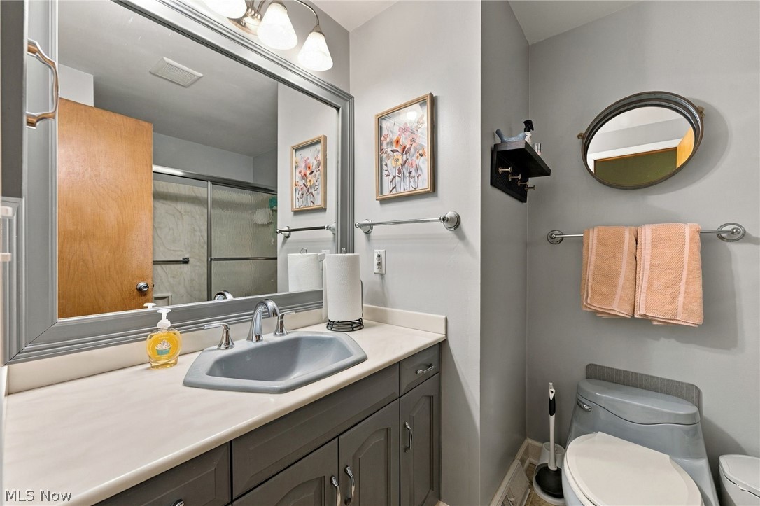 1924 Bremerton Road Lyndhurst OH 44121