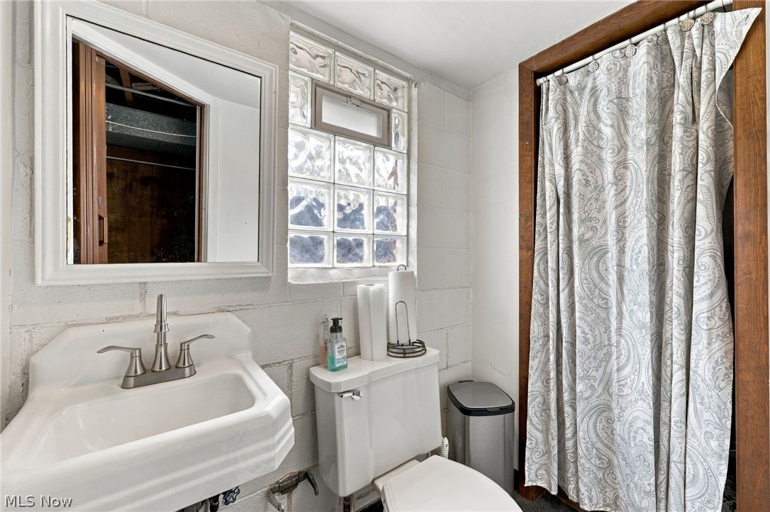 1924 Bremerton Road Lyndhurst OH 44121