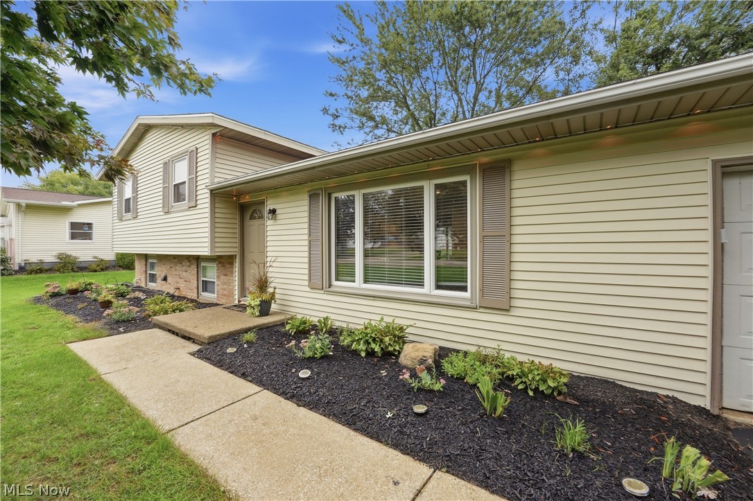 8008 Garnet Avenue NE Canton OH 44721