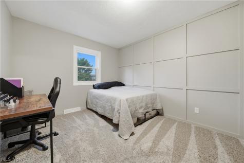 8008 Garnet Avenue NE Canton OH 44721