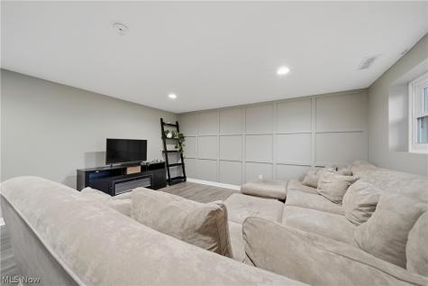 8008 Garnet Avenue NE Canton OH 44721