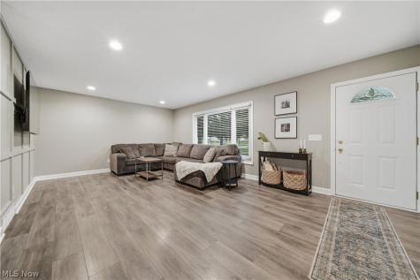 8008 Garnet Avenue NE Canton OH 44721
