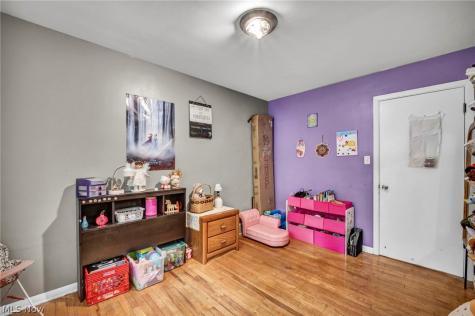 301 E 317th Street Willowick OH 44095