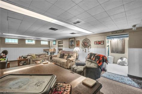 301 E 317th Street Willowick OH 44095