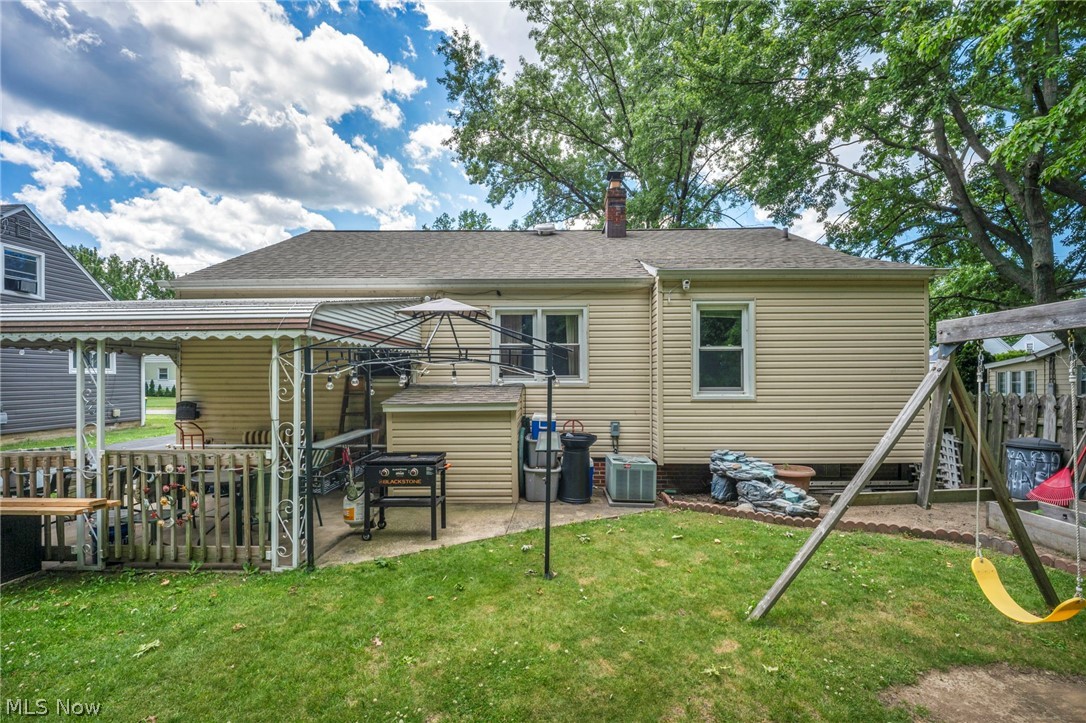301 E 317th Street Willowick OH 44095