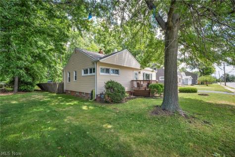 301 E 317th Street Willowick OH 44095
