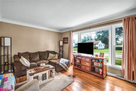 301 E 317th Street Willowick OH 44095